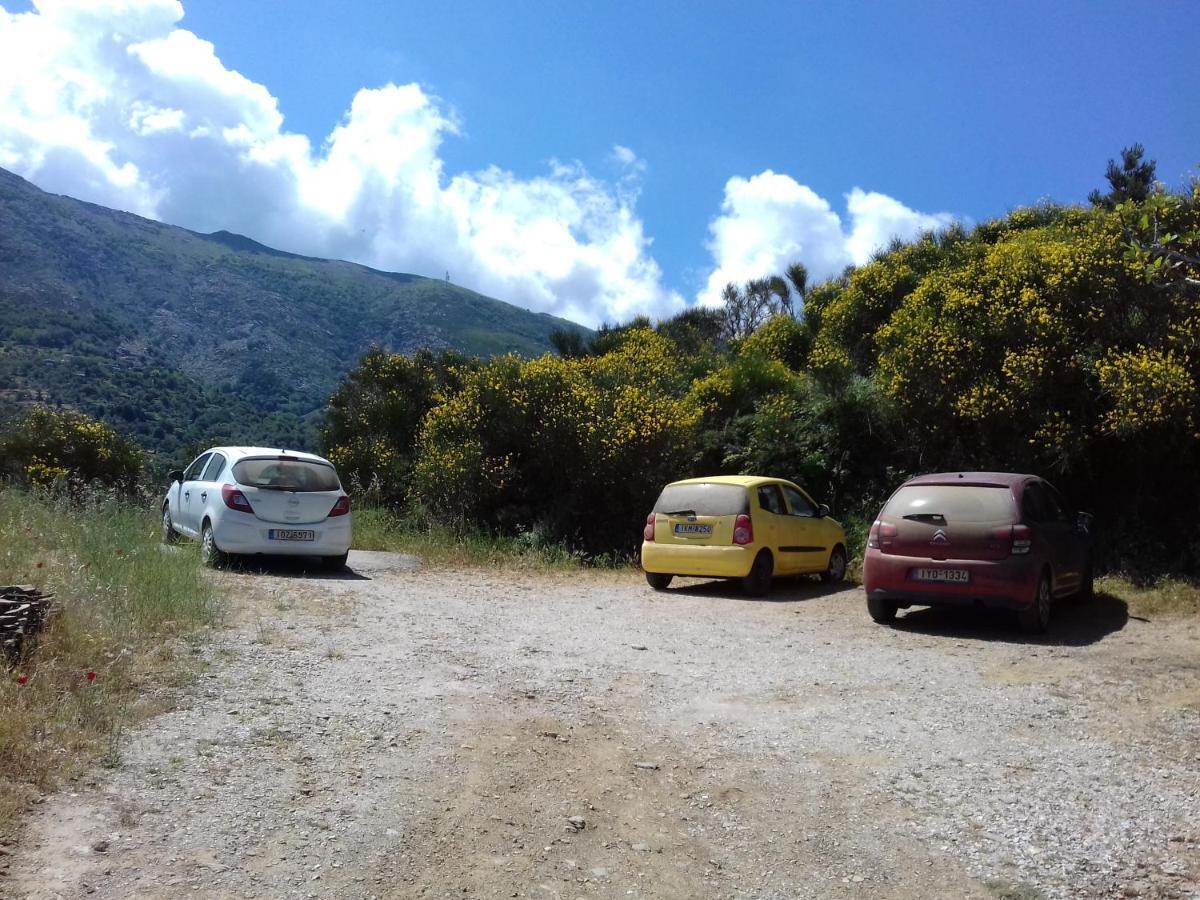 Ikarian Centre - Accommodation & Mountain Hiking Evdhilos Bagian luar foto